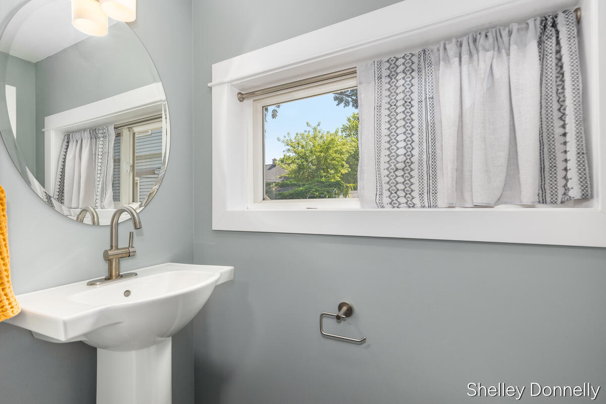 847 Innes Street Northeast Grand Rapids, MI 49503 - Photo 22 of 48 847-Innes_022