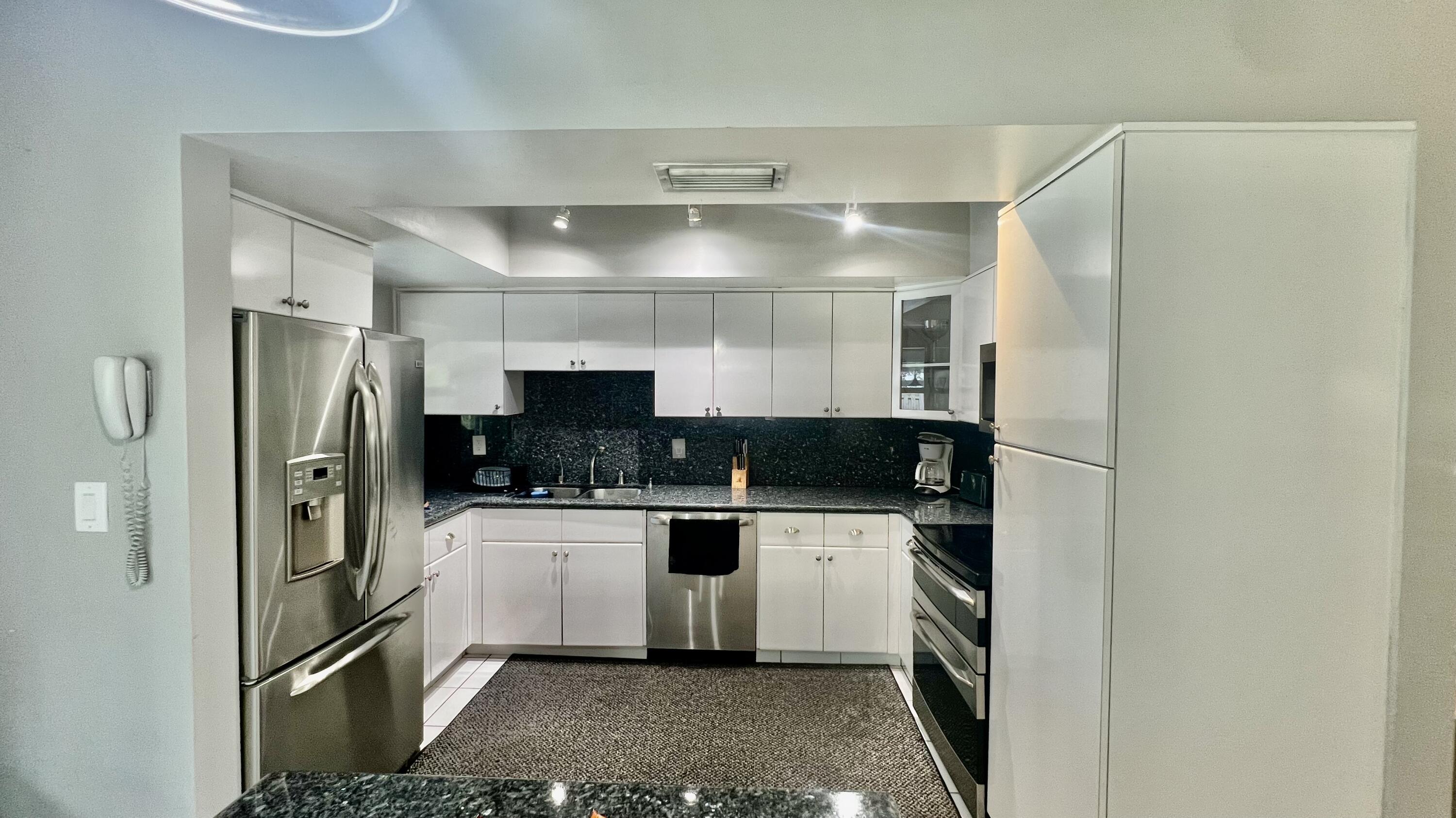 1224 Southwest 16th Avenue Boca Raton, FL 33486 - Photo 21 of 48 Kitchen