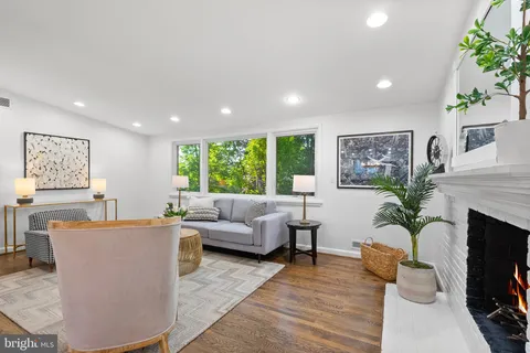 $979,000 | 2954 Viewpoint Road, Alexandria, VA 22314