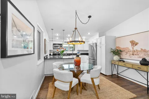 $979,000 | 2954 Viewpoint Road, Alexandria, VA 22314
