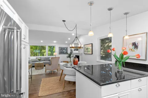$979,000 | 2954 Viewpoint Road, Alexandria, VA 22314