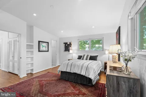$979,000 | 2954 Viewpoint Road, Alexandria, VA 22314