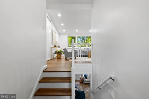 $979,000 | 2954 Viewpoint Road, Alexandria, VA 22314