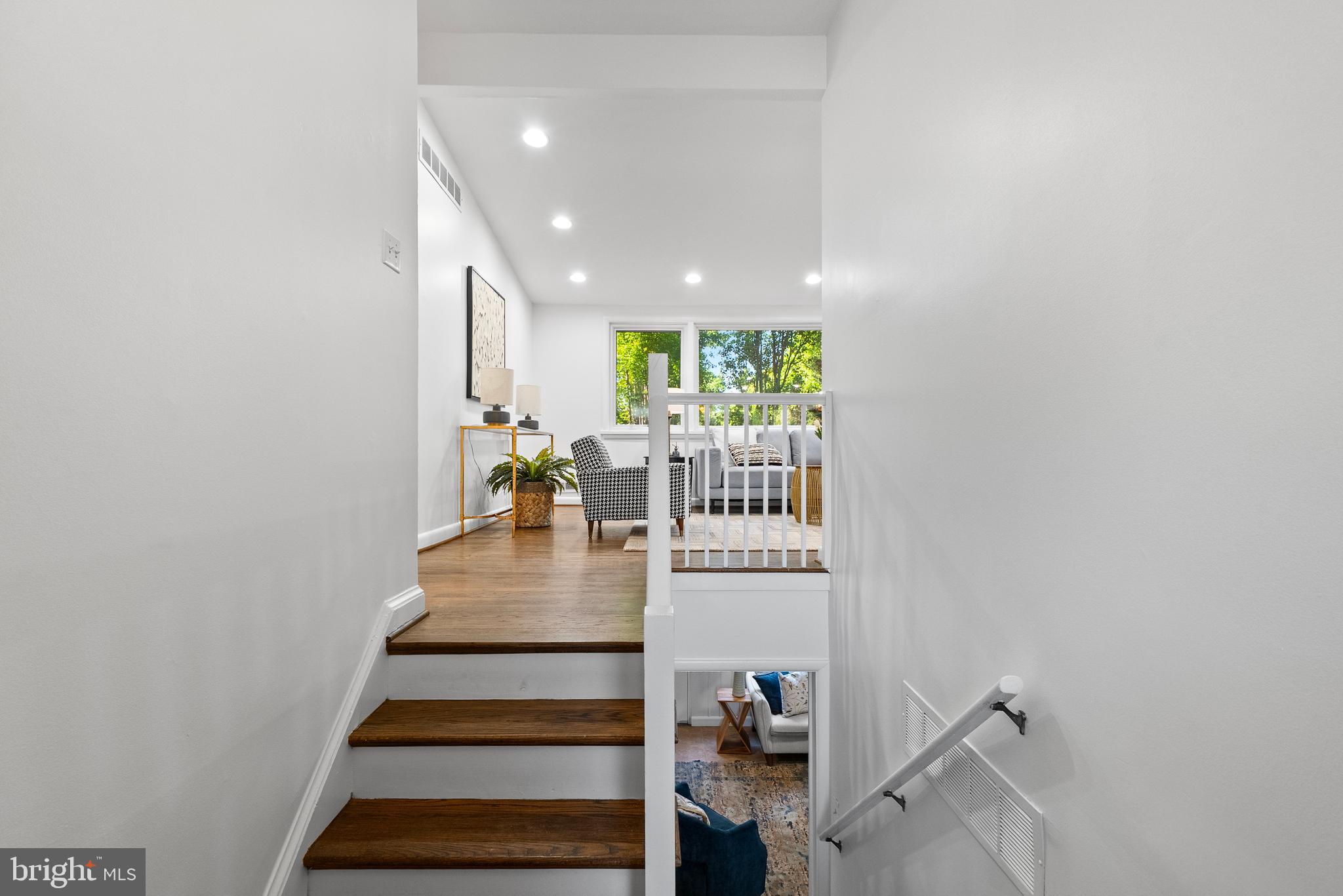 2954 Viewpoint Road Alexandria, VA 22314 - Photo 8 of 61