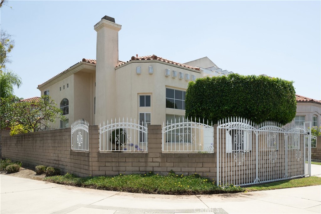 21420 South Perry Street Carson, CA 90745 - Photo 4 of 35