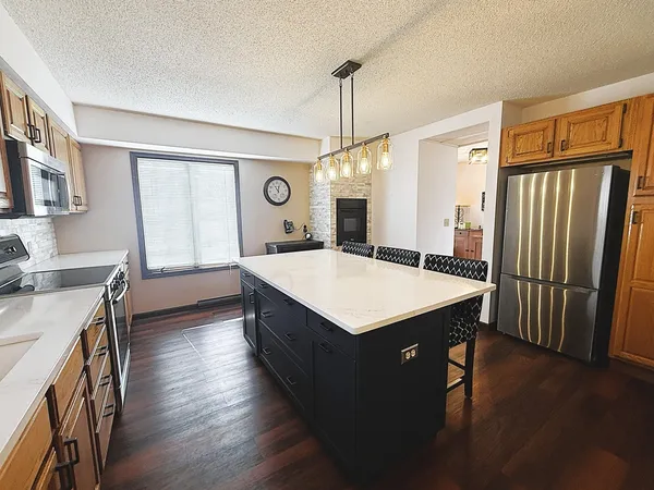 $349,900 | 1225 Eustace Drive, Dixon, IL 61021