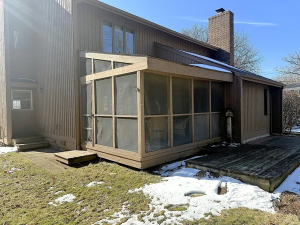 $349,900 | 1225 Eustace Drive, Dixon, IL 61021