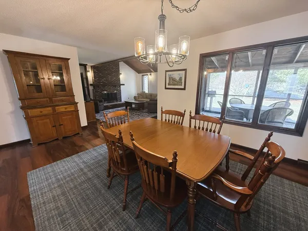 $349,900 | 1225 Eustace Drive, Dixon, IL 61021