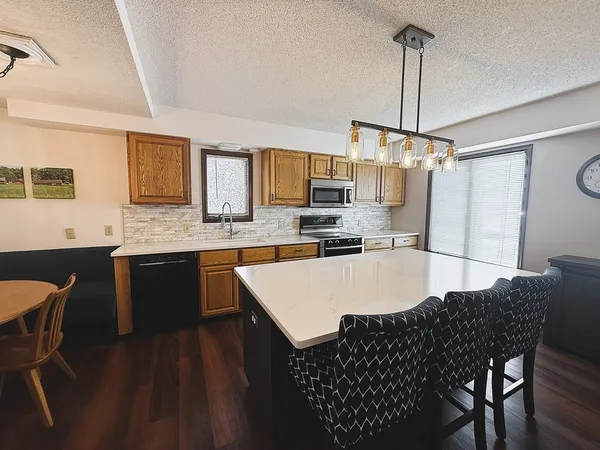 $349,900 | 1225 Eustace Drive, Dixon, IL 61021