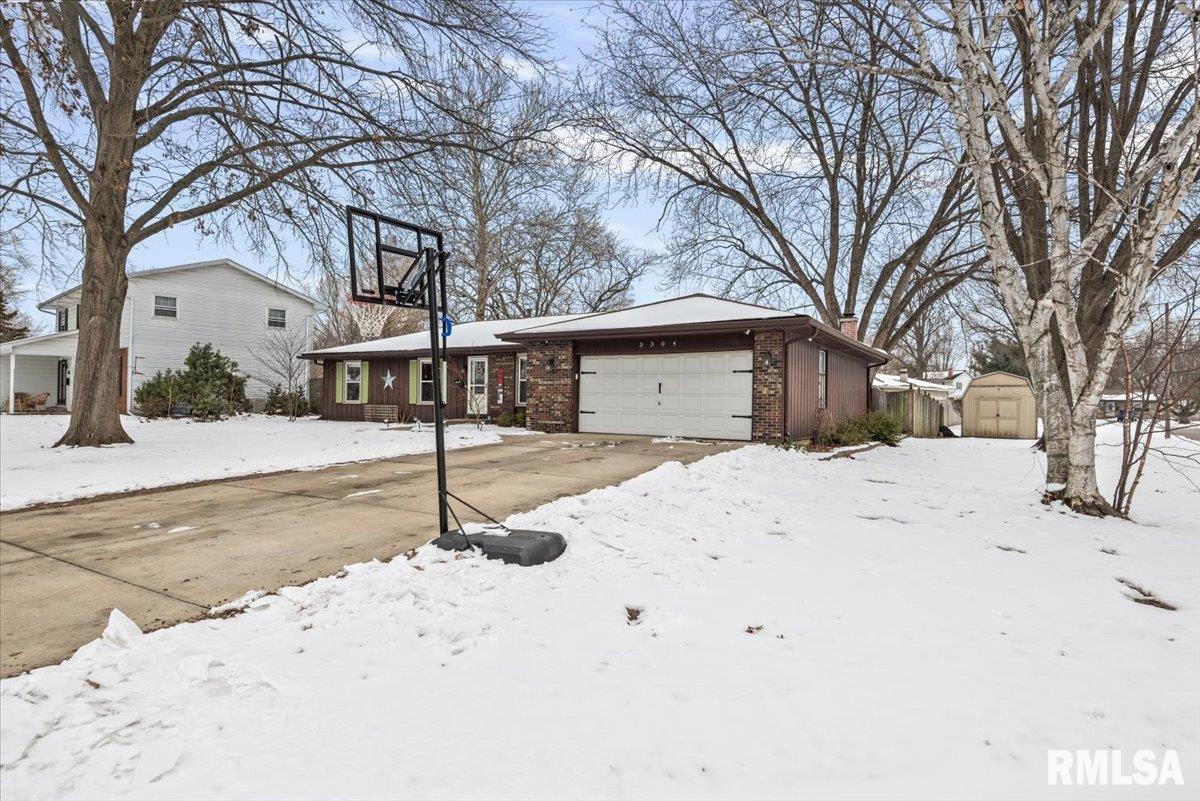 3304 Ellendale Drive Springfield, IL 62704 - Photo 2 of 37