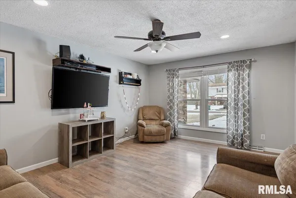 $250,000 | 3304 Ellendale Drive, Springfield, IL 62704