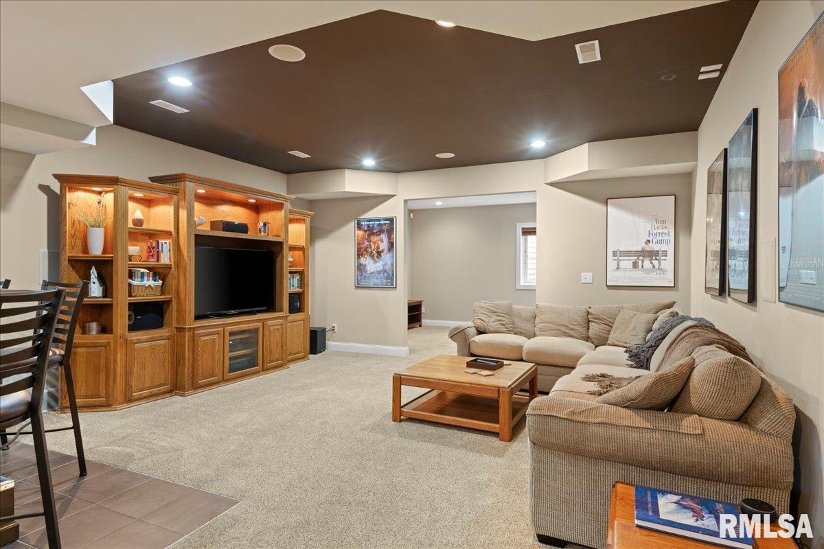 1705 Interlacken Road Springfield, IL 62704 - Photo 36 of 47