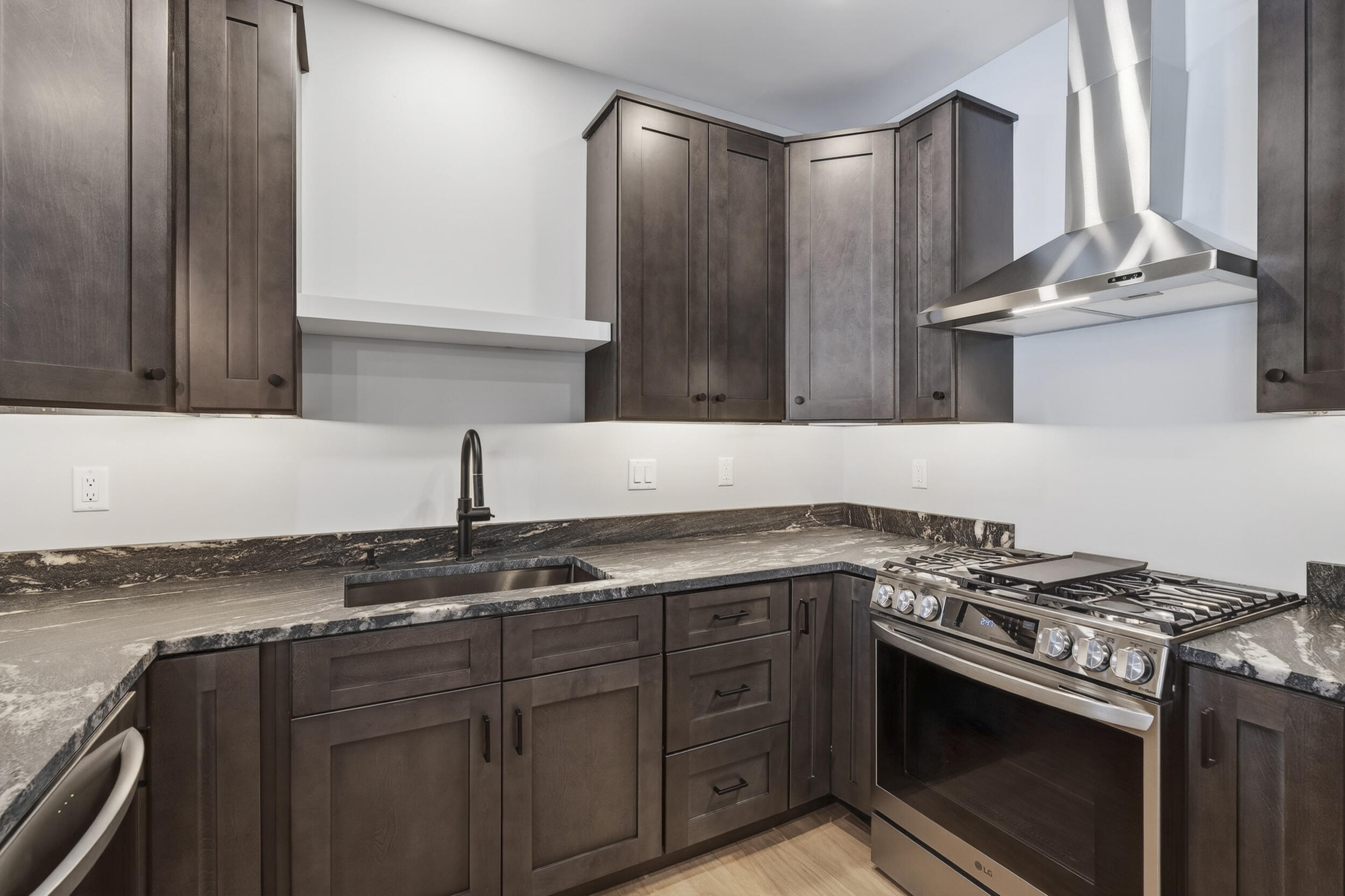 12 Lodgepole Lane, Unit 12 Newry, ME 04261 - Photo 13 of 49 12_thepinescondosunit12-7