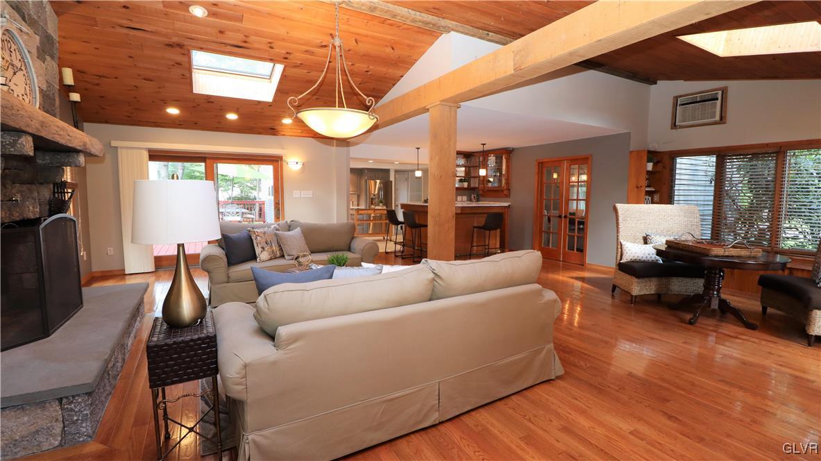 3842 Oakland Road Bethlehem, PA 18020 - Photo 12 of 40 Gallery Image 12