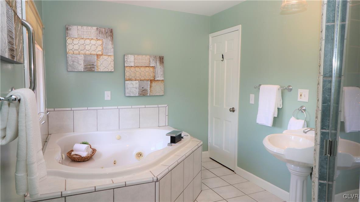 3842 Oakland Road Bethlehem, PA 18020 - Photo 24 of 40 Gallery Image 24