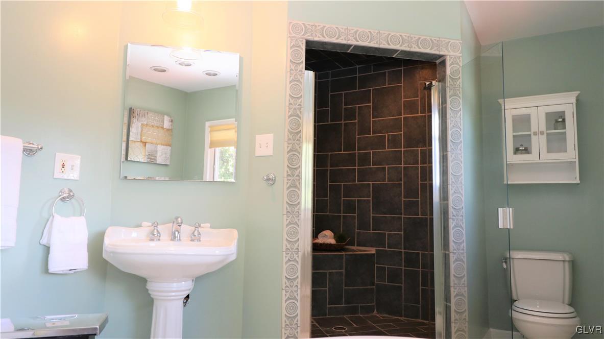 3842 Oakland Road Bethlehem, PA 18020 - Photo 25 of 40 Gallery Image 25