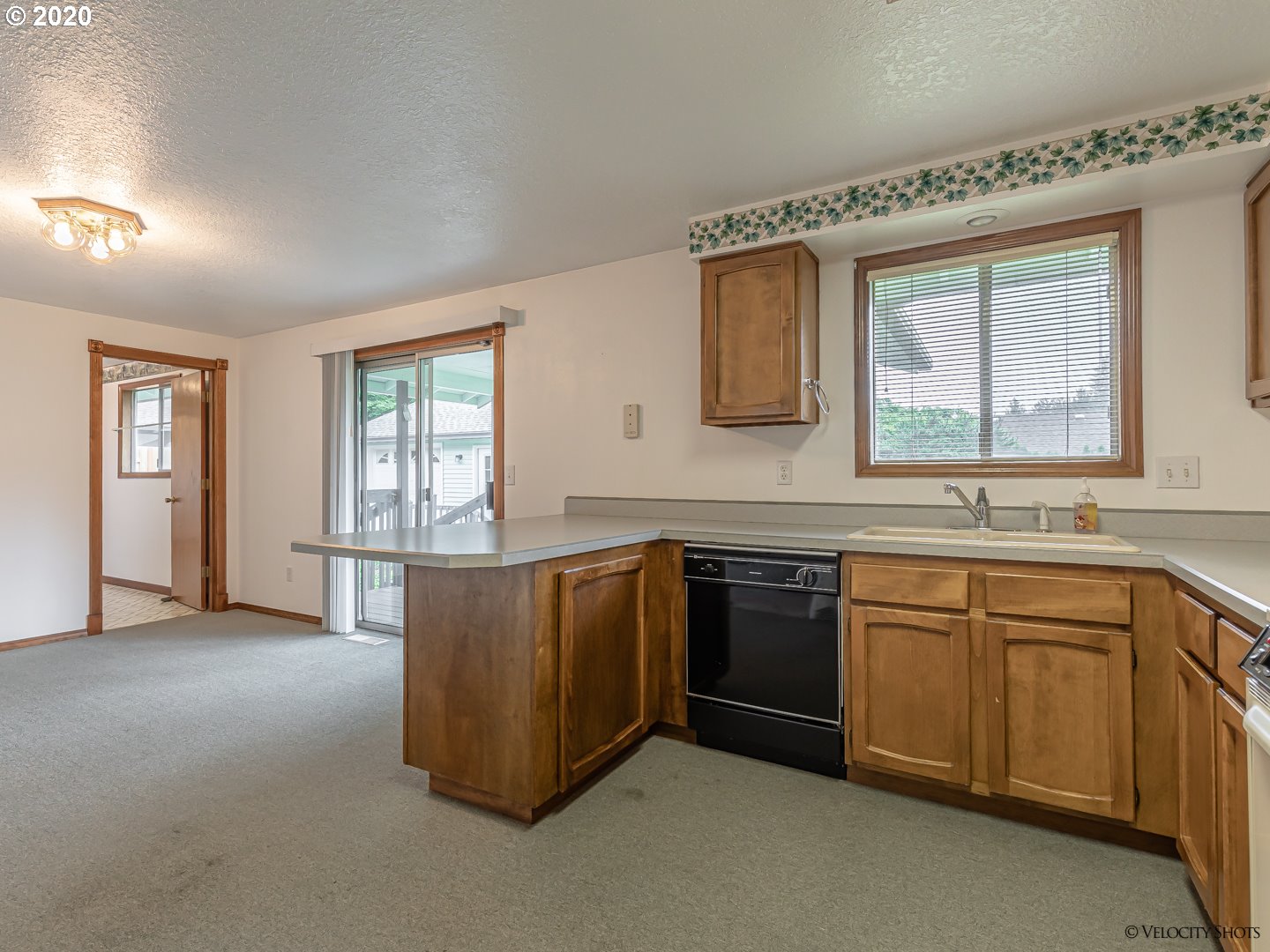 36685 Yocum Loop Sandy, OR 97055 - Photo 11 of 32 Gallery Image 11