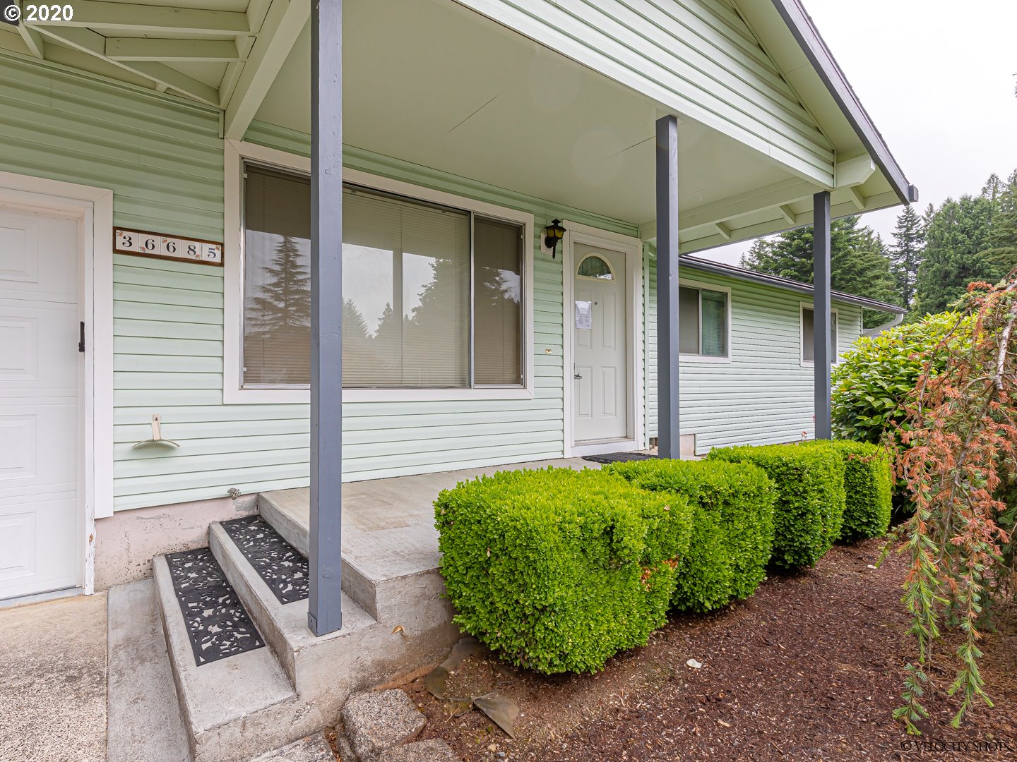 36685 Yocum Loop Sandy, OR 97055 - Photo 4 of 32 Gallery Image 4