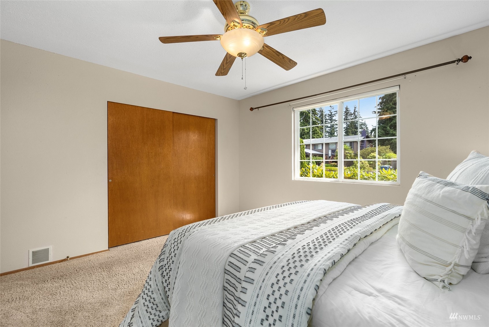 14033 145th Avenue Southeast Renton, WA 98059 - Photo 11 of 22 Gallery Image 11