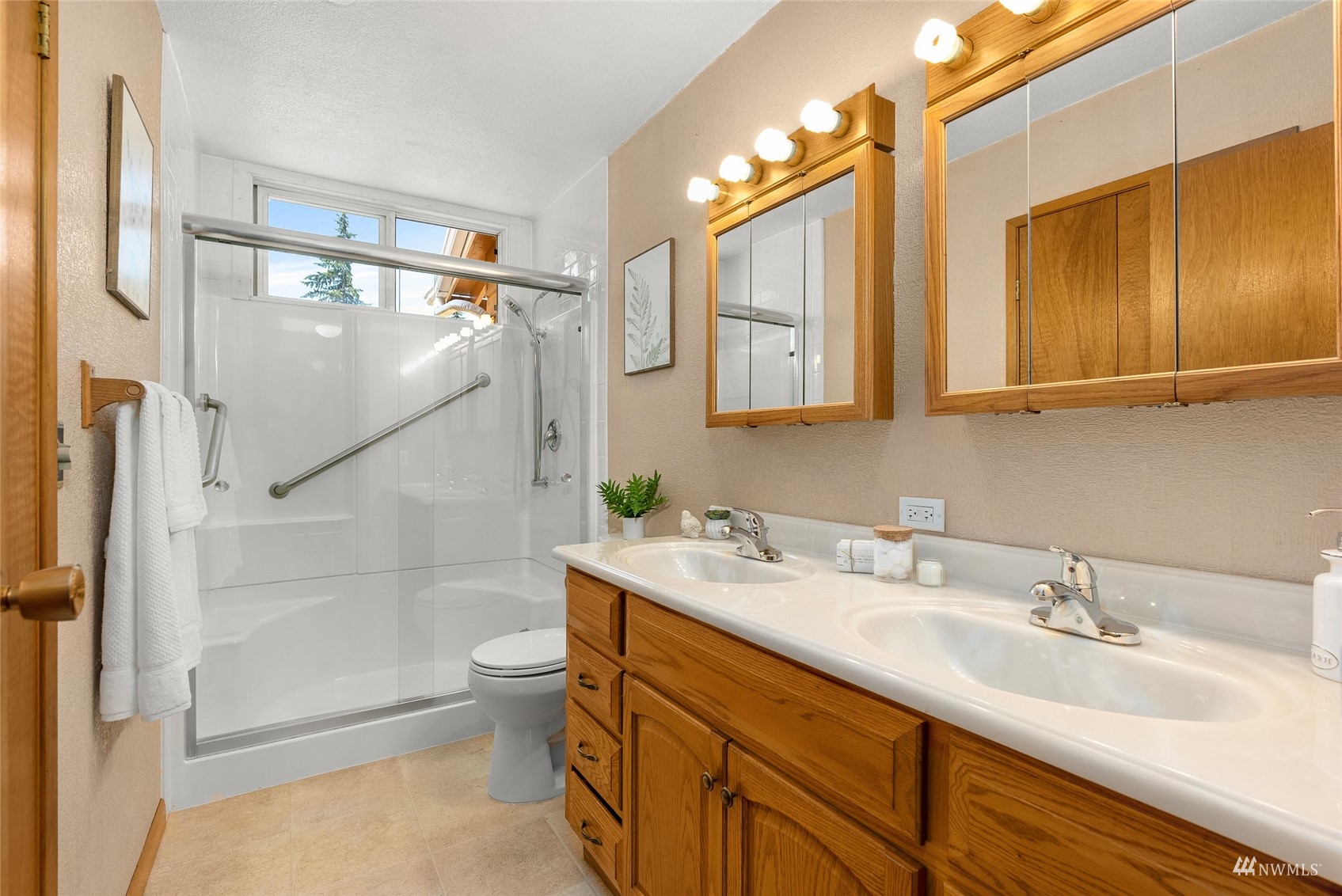 14033 145th Avenue Southeast Renton, WA 98059 - Photo 12 of 22 Gallery Image 12