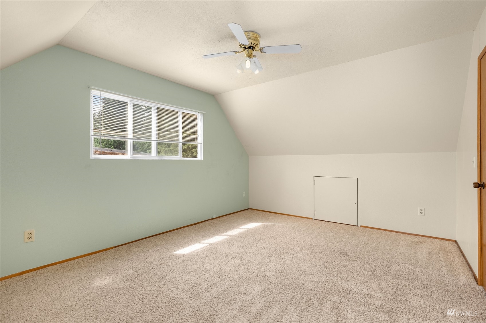 14033 145th Avenue Southeast Renton, WA 98059 - Photo 17 of 22 Gallery Image 17