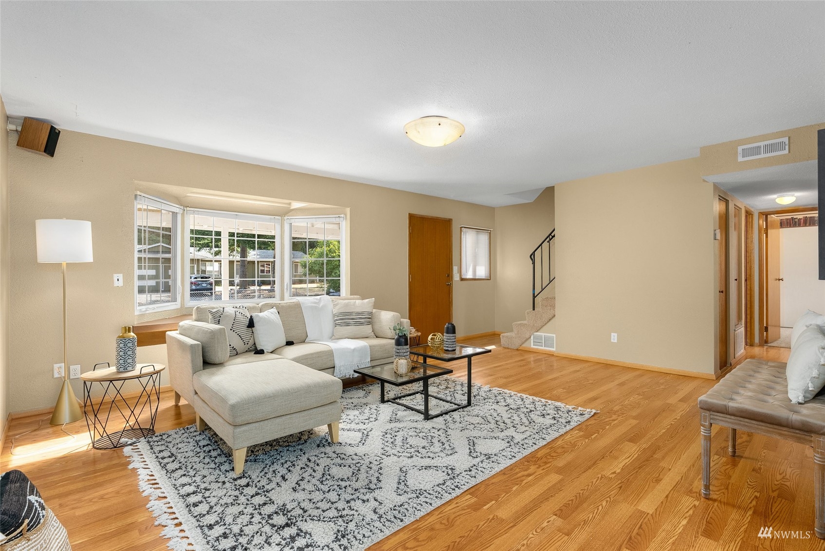 14033 145th Avenue Southeast Renton, WA 98059 - Photo 2 of 22 Gallery Image 2