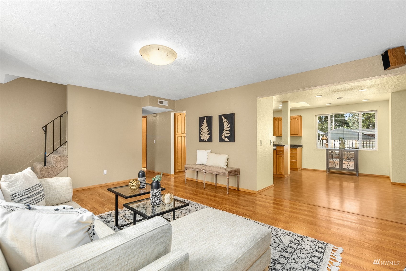 14033 145th Avenue Southeast Renton, WA 98059 - Photo 3 of 22 Gallery Image 3