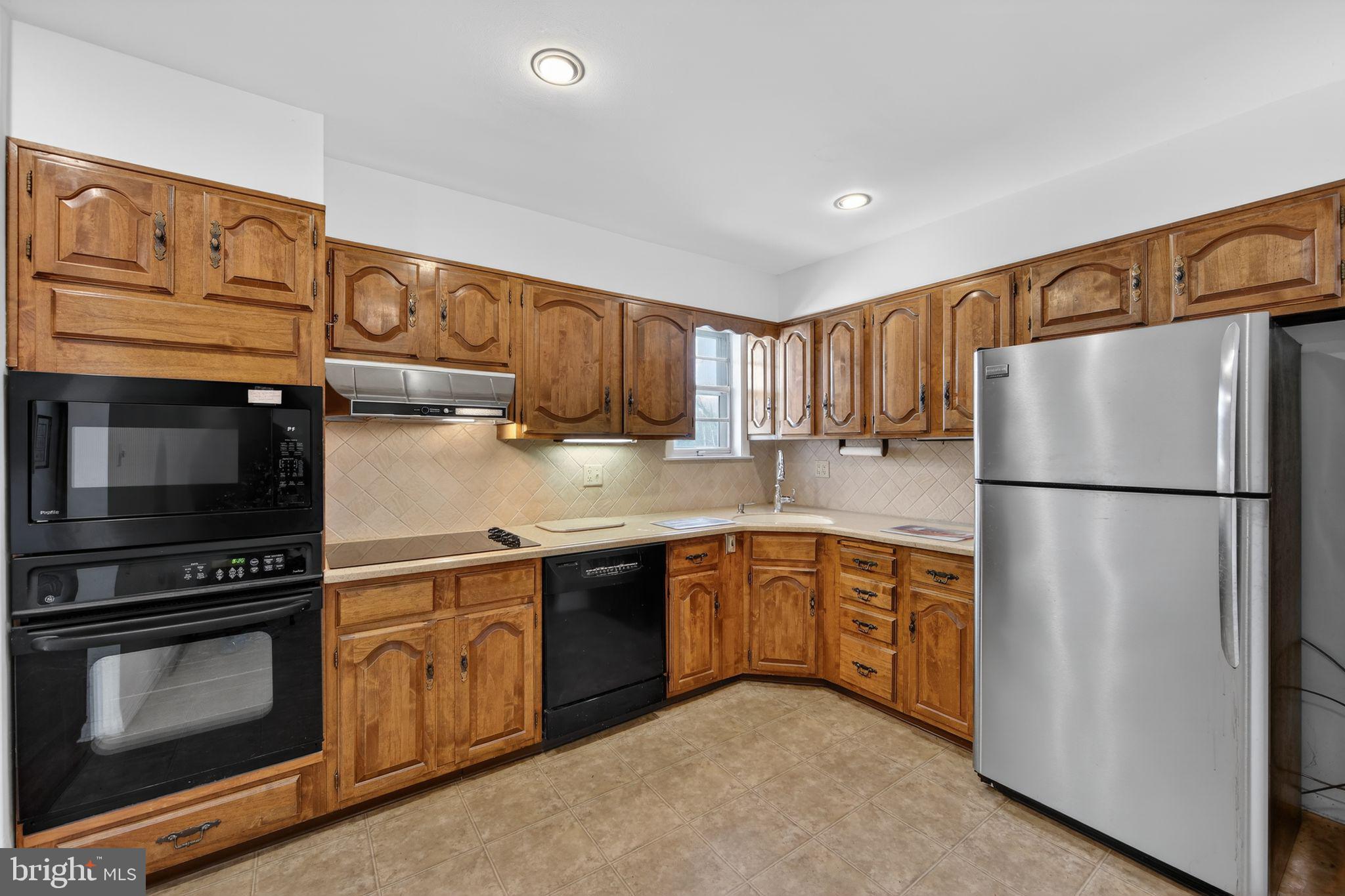 116 Spring Road Malvern, PA 19355 - Photo 6 of 26 Eat-in Kitchen