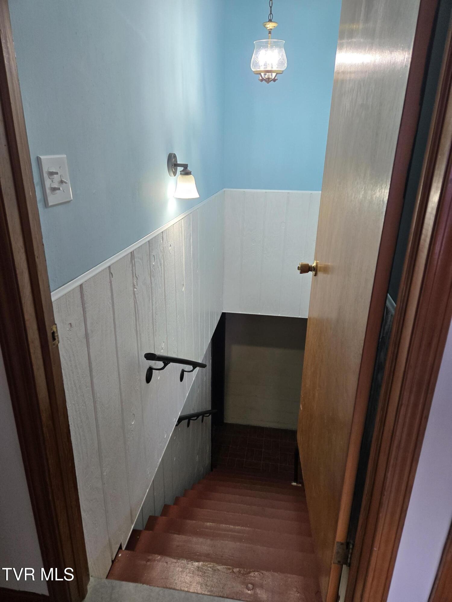 720 North Mohawk Drive Erwin, TN 37650 - Photo 19 of 39 20251108_154351