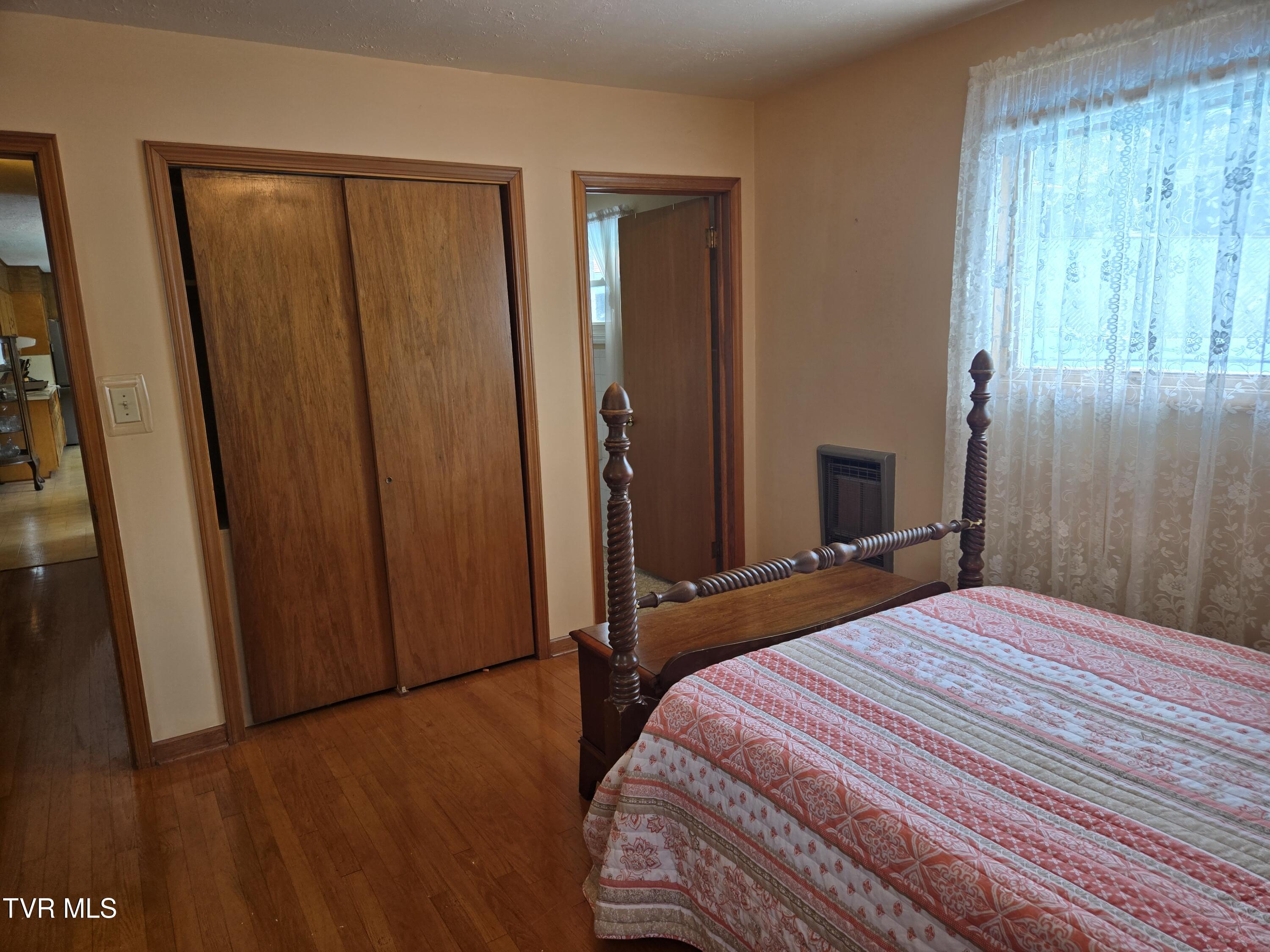 720 North Mohawk Drive Erwin, TN 37650 - Photo 27 of 39 20250920_122550