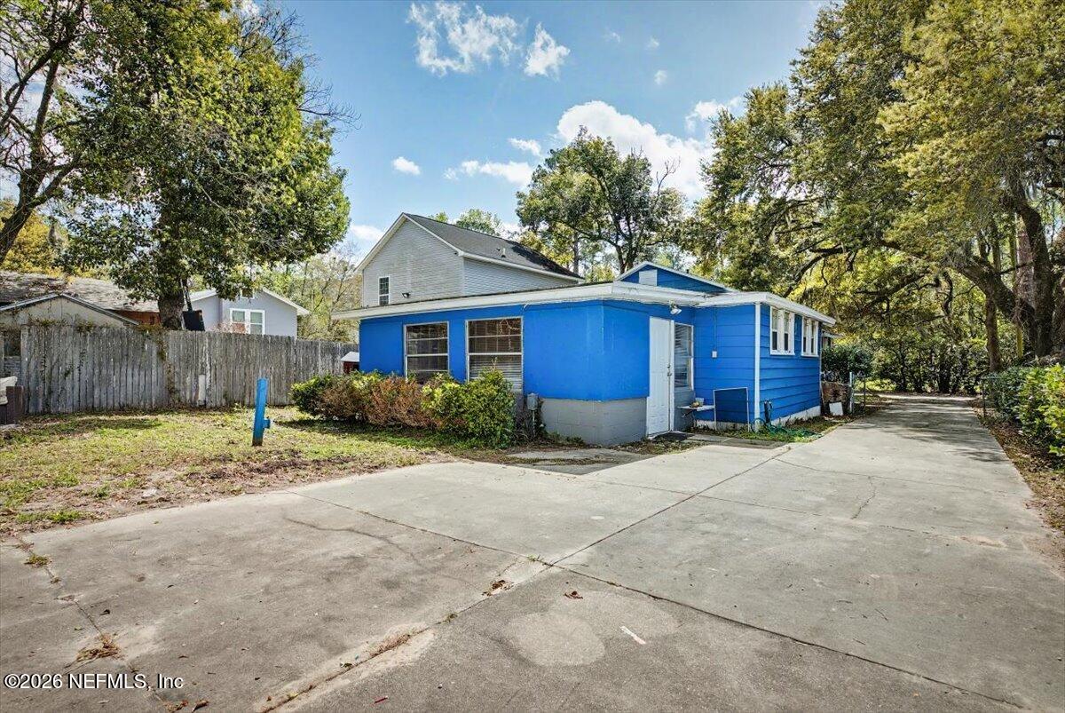 5511 Cruz Road Jacksonville, FL 32207 - Photo 3 of 9 06-CFREM_5511_Cruz_Rd_Jacksonville_FL_2-