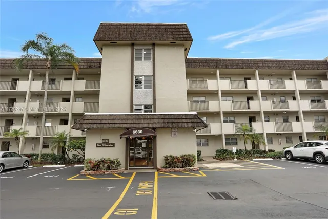 $168,900 | 6080 Northwest 44th Street, Unit 212, Lauderhill, FL 33319