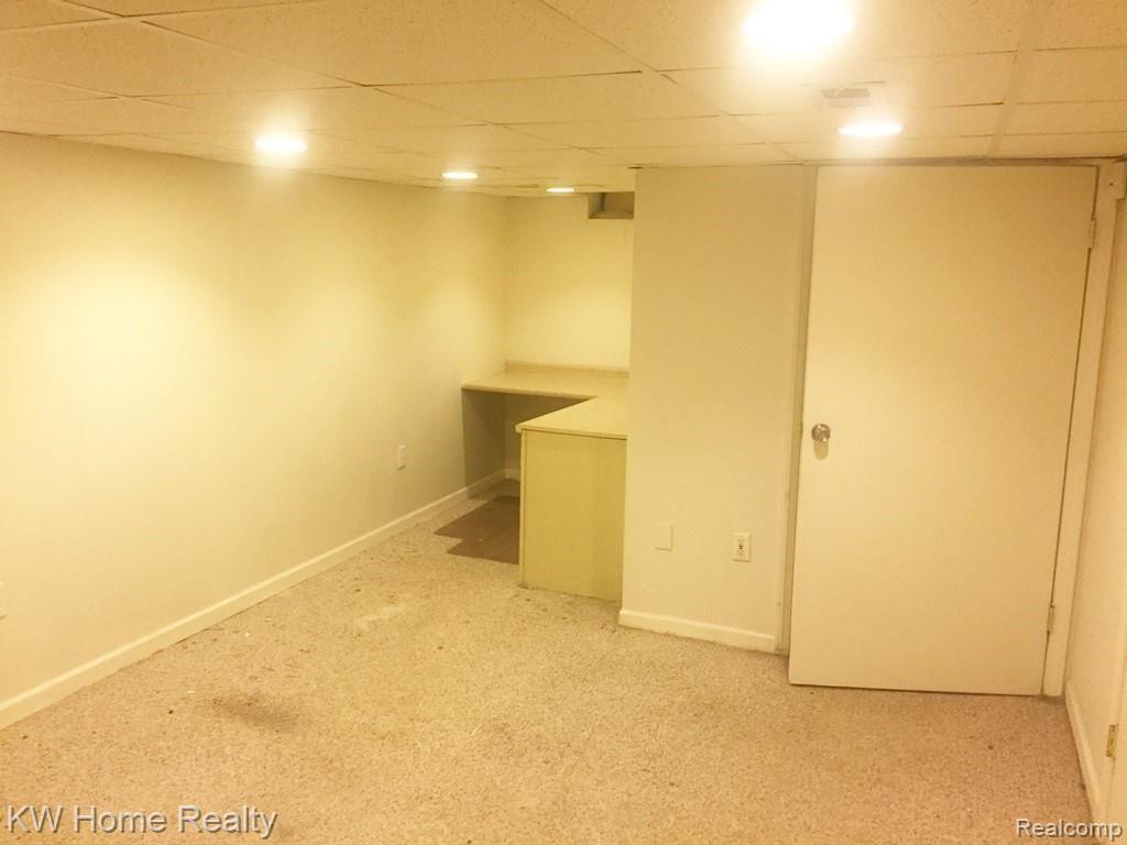 5075 Crooks Road, Unit 13 Royal Oak, MI 48073 - Photo 4 of 11