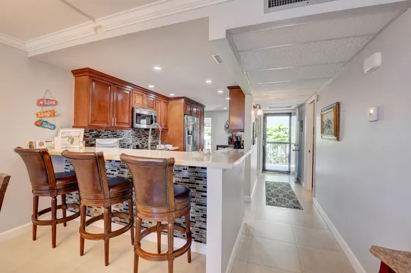 $6,000 | 19 Royal Palm Way, Unit 205, Boca Raton, FL 33432