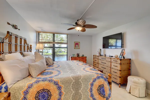 $6,000 | 19 Royal Palm Way, Unit 205, Boca Raton, FL 33432