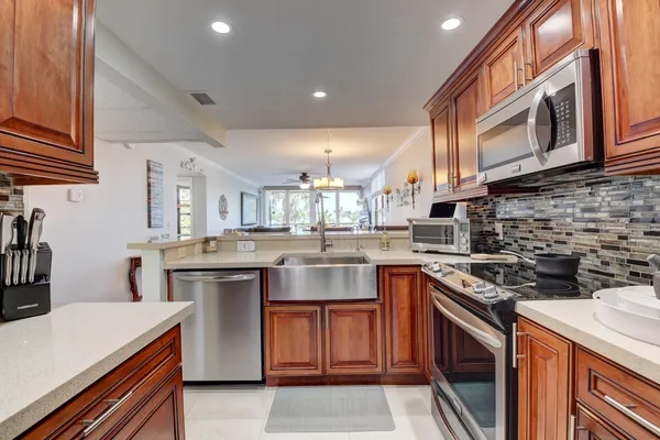 $6,000 | 19 Royal Palm Way, Unit 205, Boca Raton, FL 33432