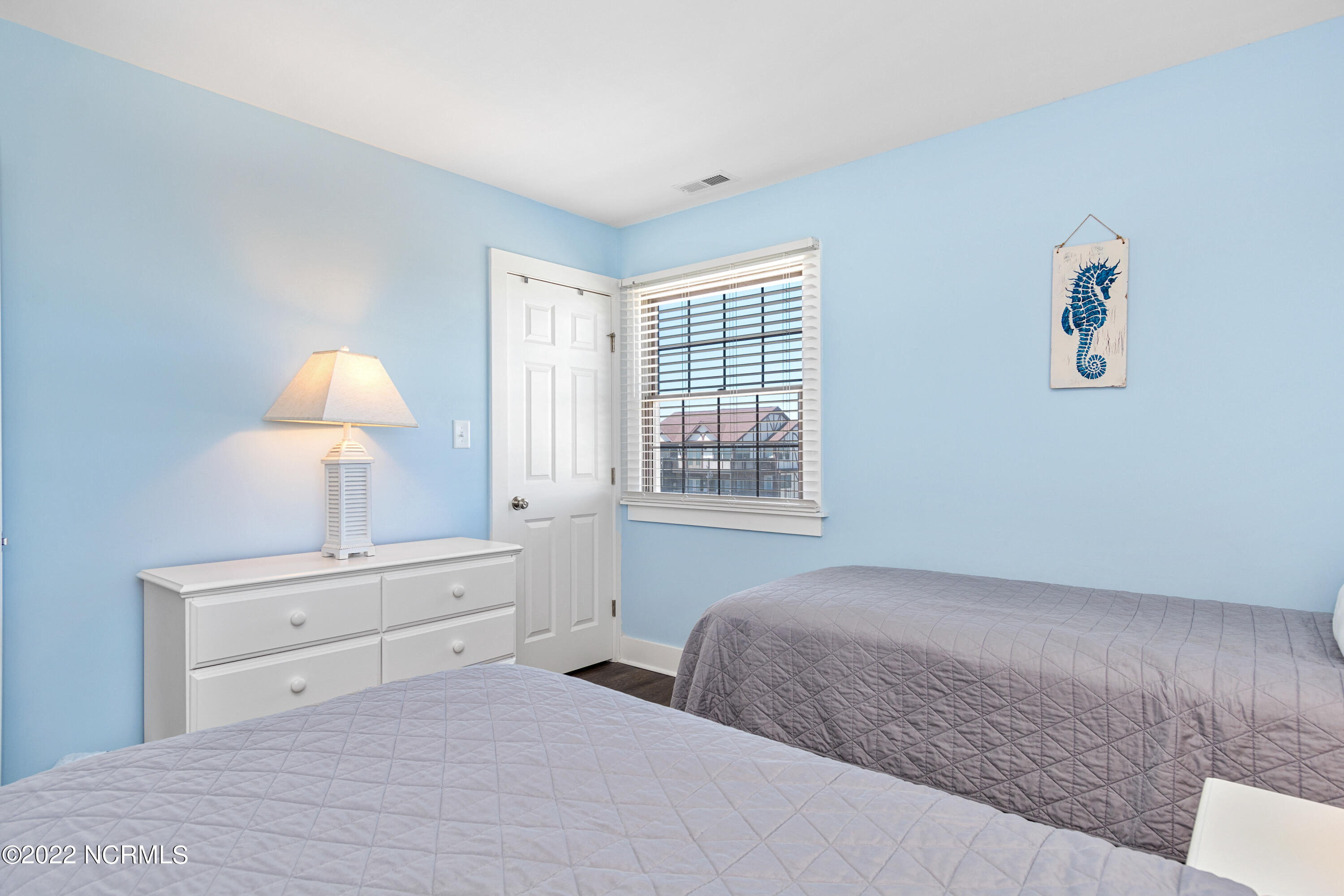 2501 Ocean Drive, Unit 1A3 Emerald Isle, NC 28594 - Photo 24 of 38 2501 Ocean Dr