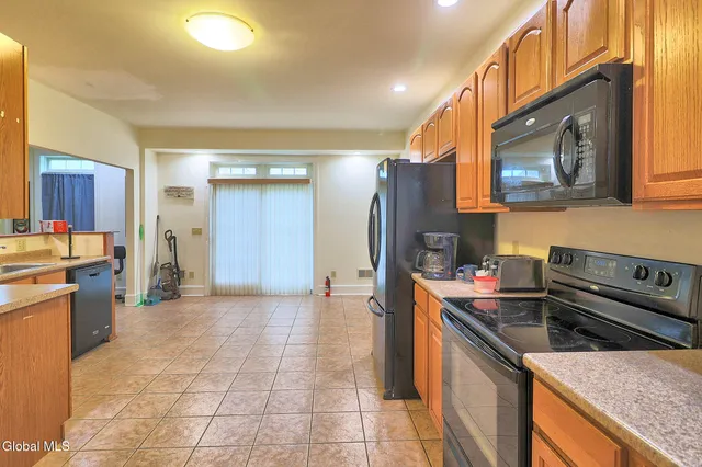 $180,000 | 19 Elm Street, Cohoes, NY 12047