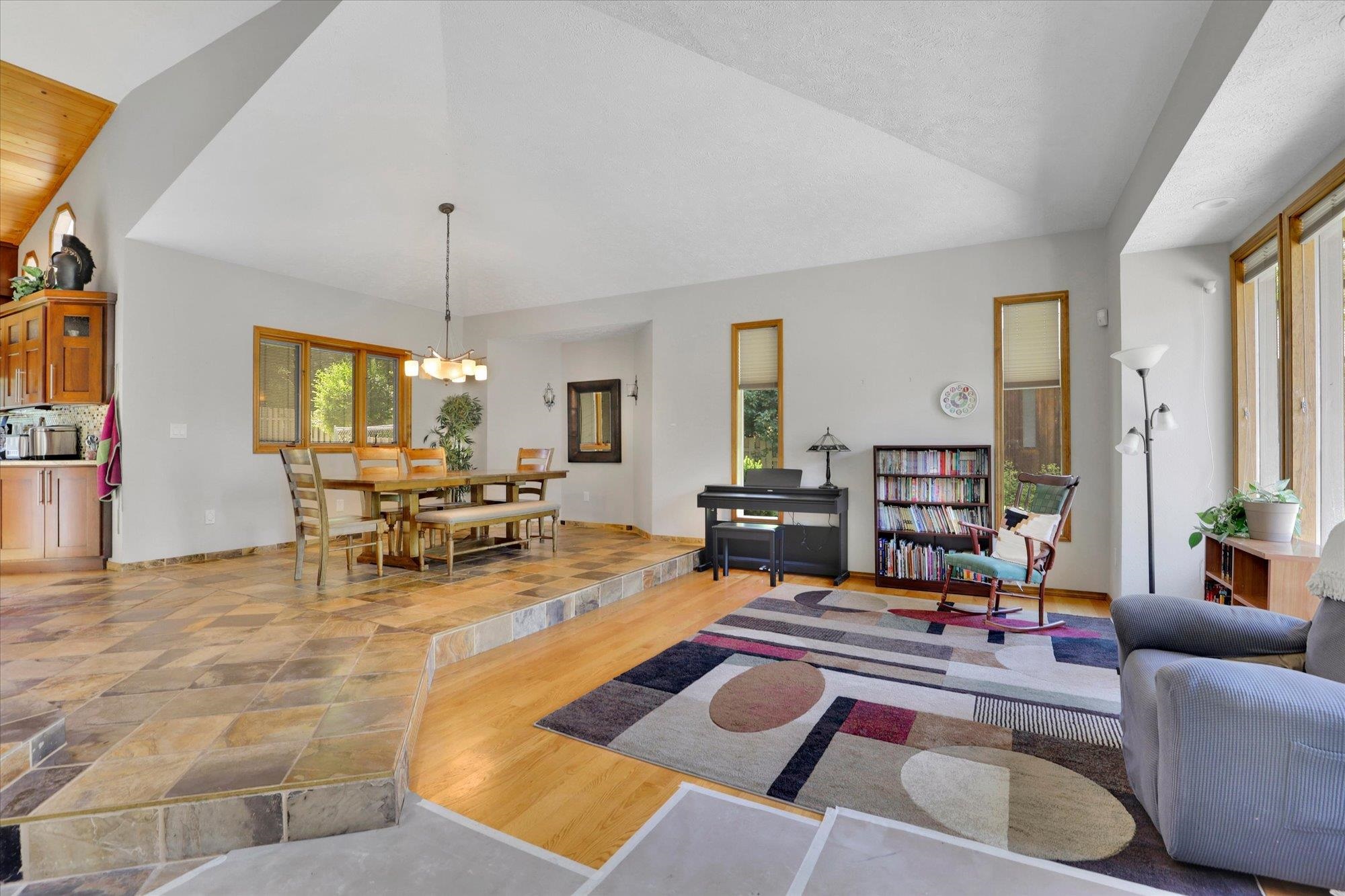 10612 East 46th Avenue Spokane Valley, WA 99206 - Photo 4 of 49