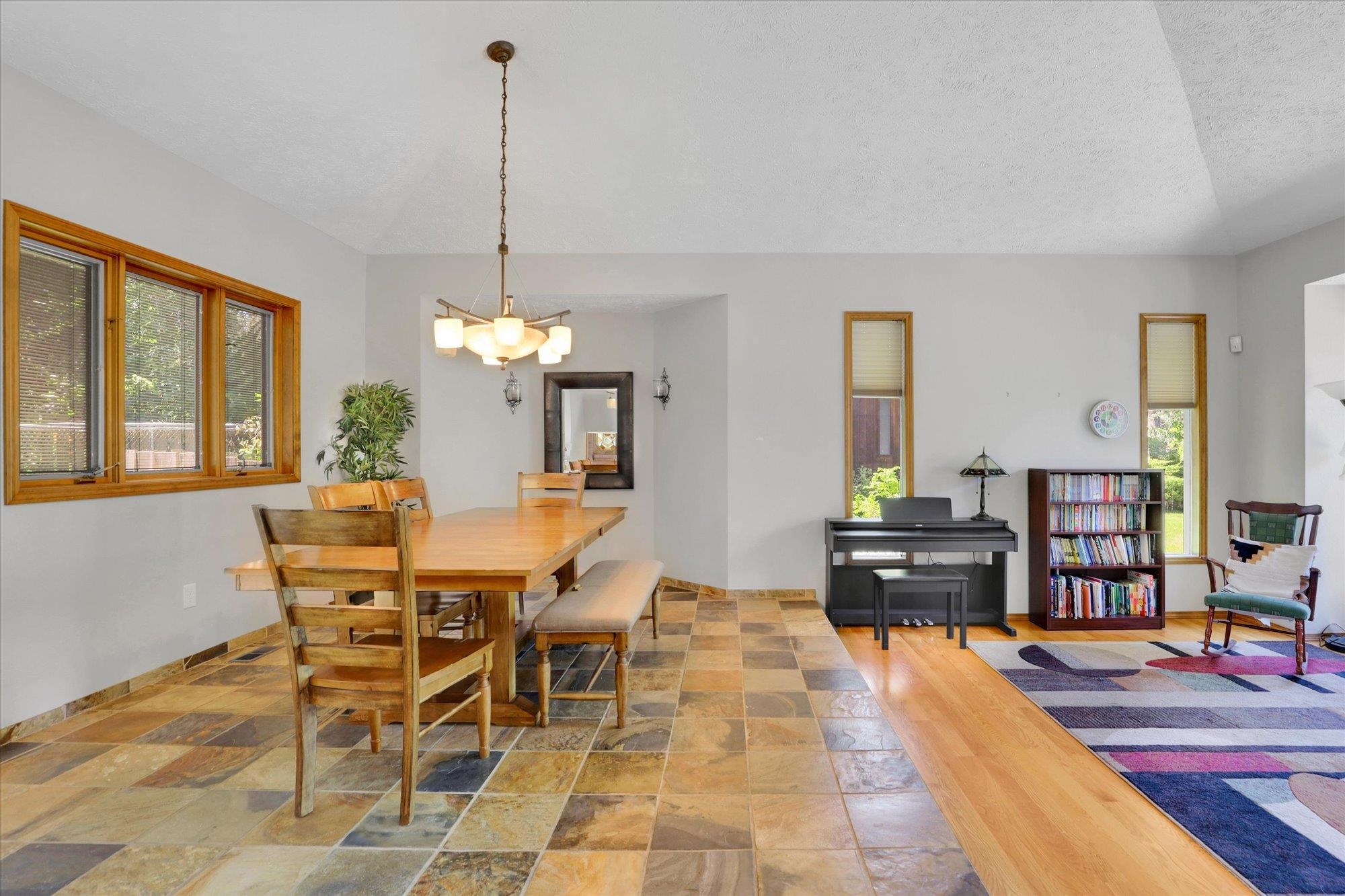 10612 East 46th Avenue Spokane Valley, WA 99206 - Photo 5 of 49