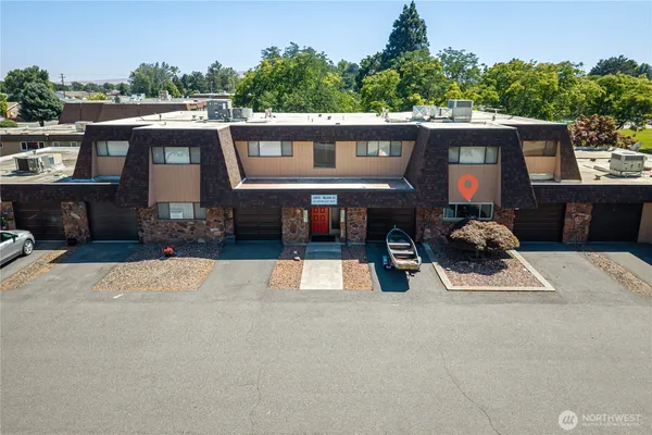 a house view with a outdoor space