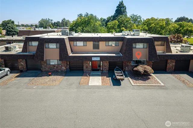 a house view with a outdoor space