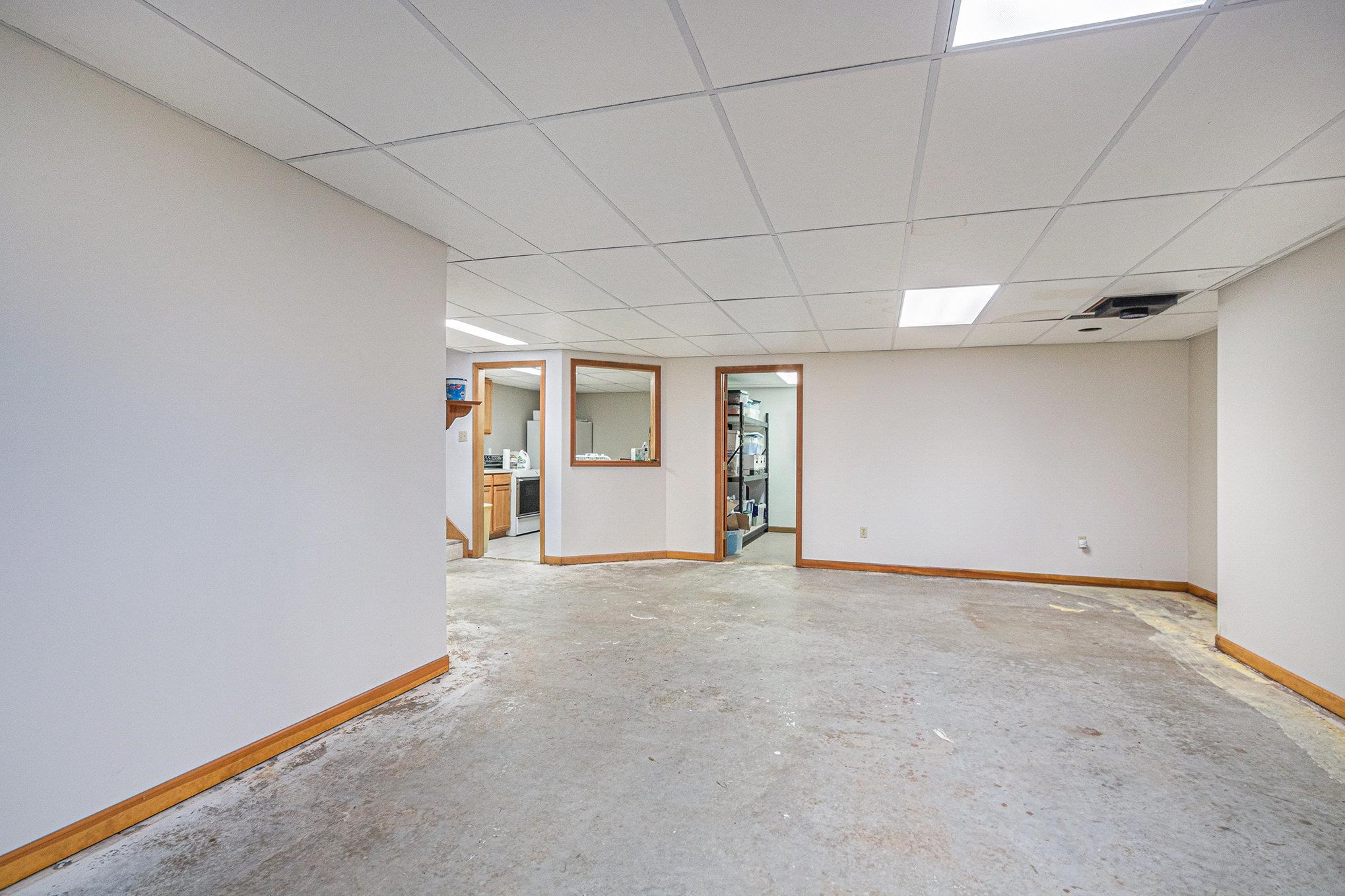 54733 Pear Road South Bend, IN 46628 - Photo 19 of 35
