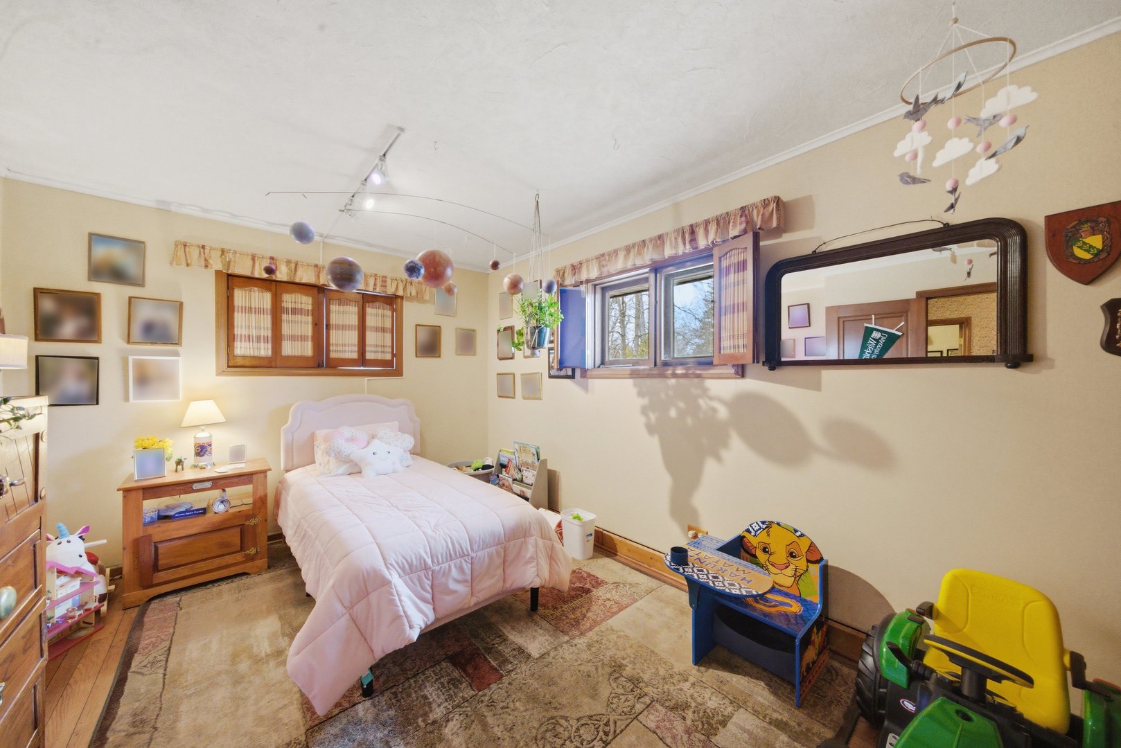 330 Ferndale Avenue Elmhurst, IL 60126 - Photo 20 of 36 a bedroom with a bed dresser and furniture