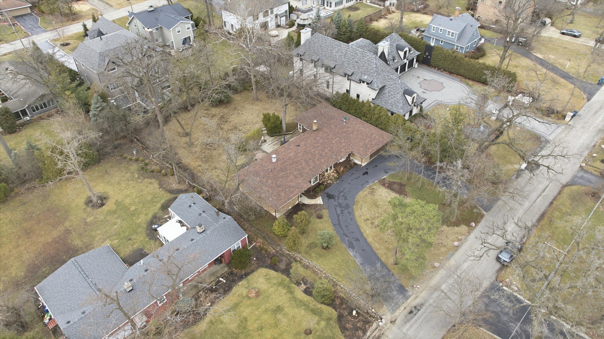 330 Ferndale Avenue Elmhurst, IL 60126 - Photo 27 of 36 an aerial view of a house with a yard