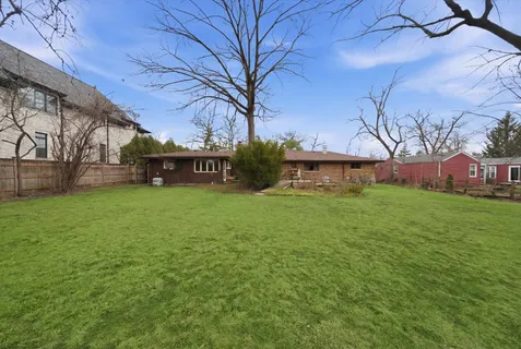 $600,000 | 330 Ferndale Avenue, Elmhurst, IL 60126
