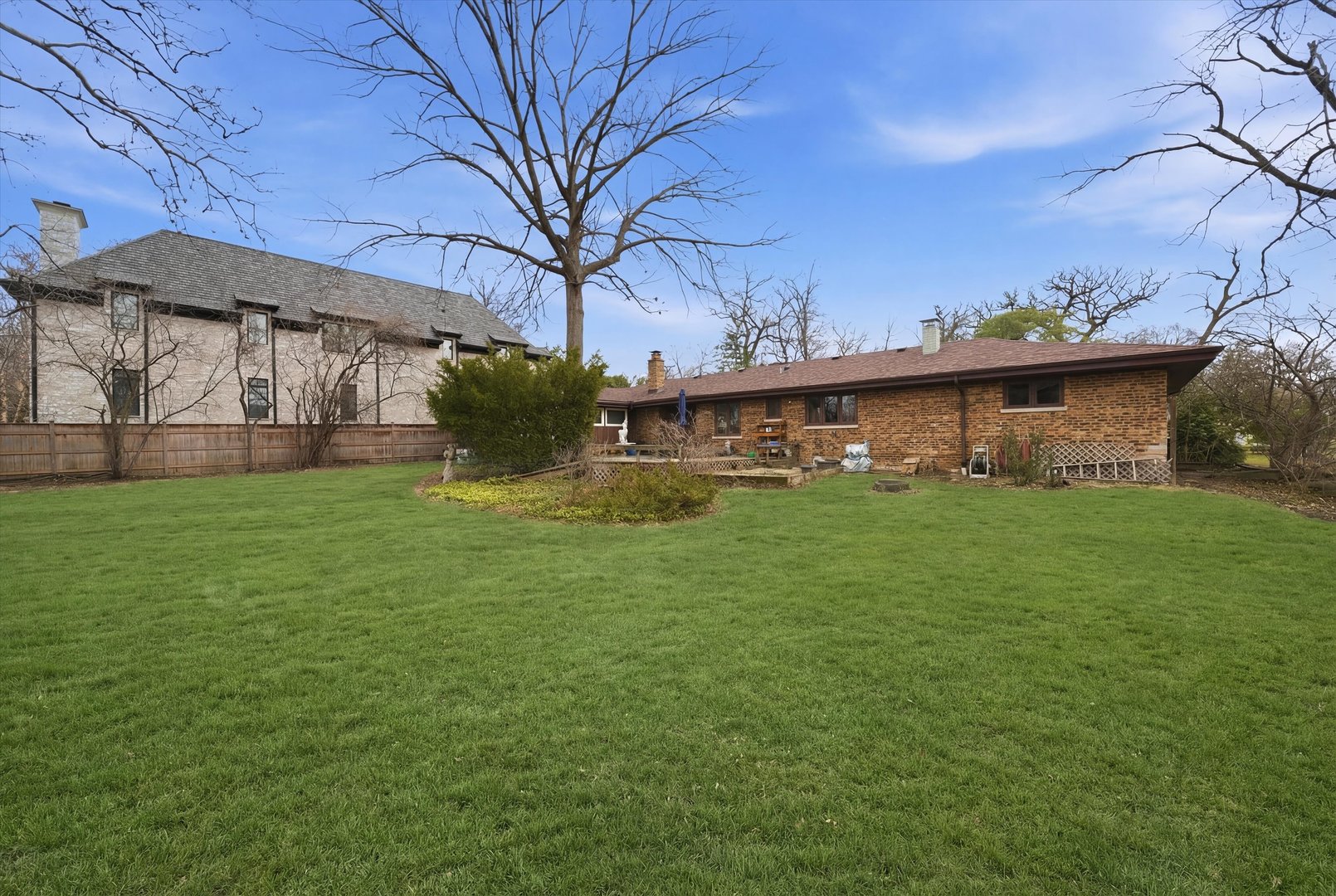 330 Ferndale Avenue Elmhurst, IL 60126 - Photo 33 of 36 a front view of a house with garden