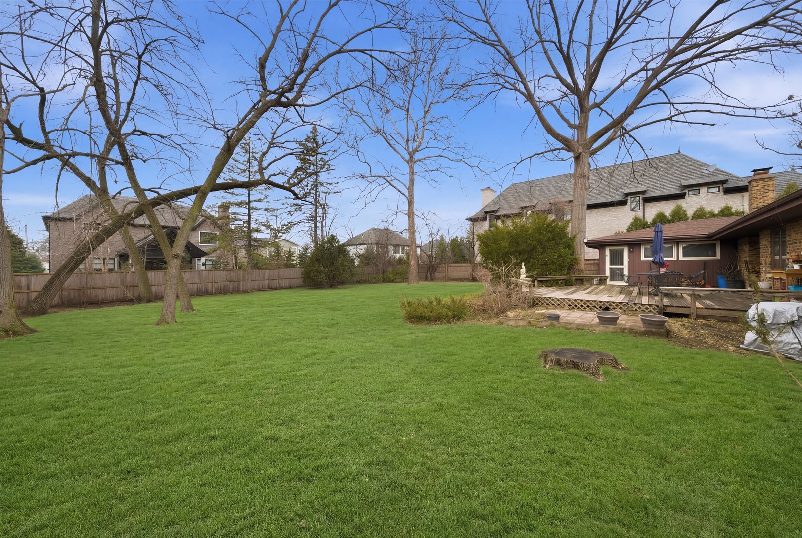 330 Ferndale Avenue Elmhurst, IL 60126 - Photo 34 of 36 a backyard of a house with table and chairs