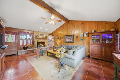 $600,000 | 330 Ferndale Avenue, Elmhurst, IL 60126