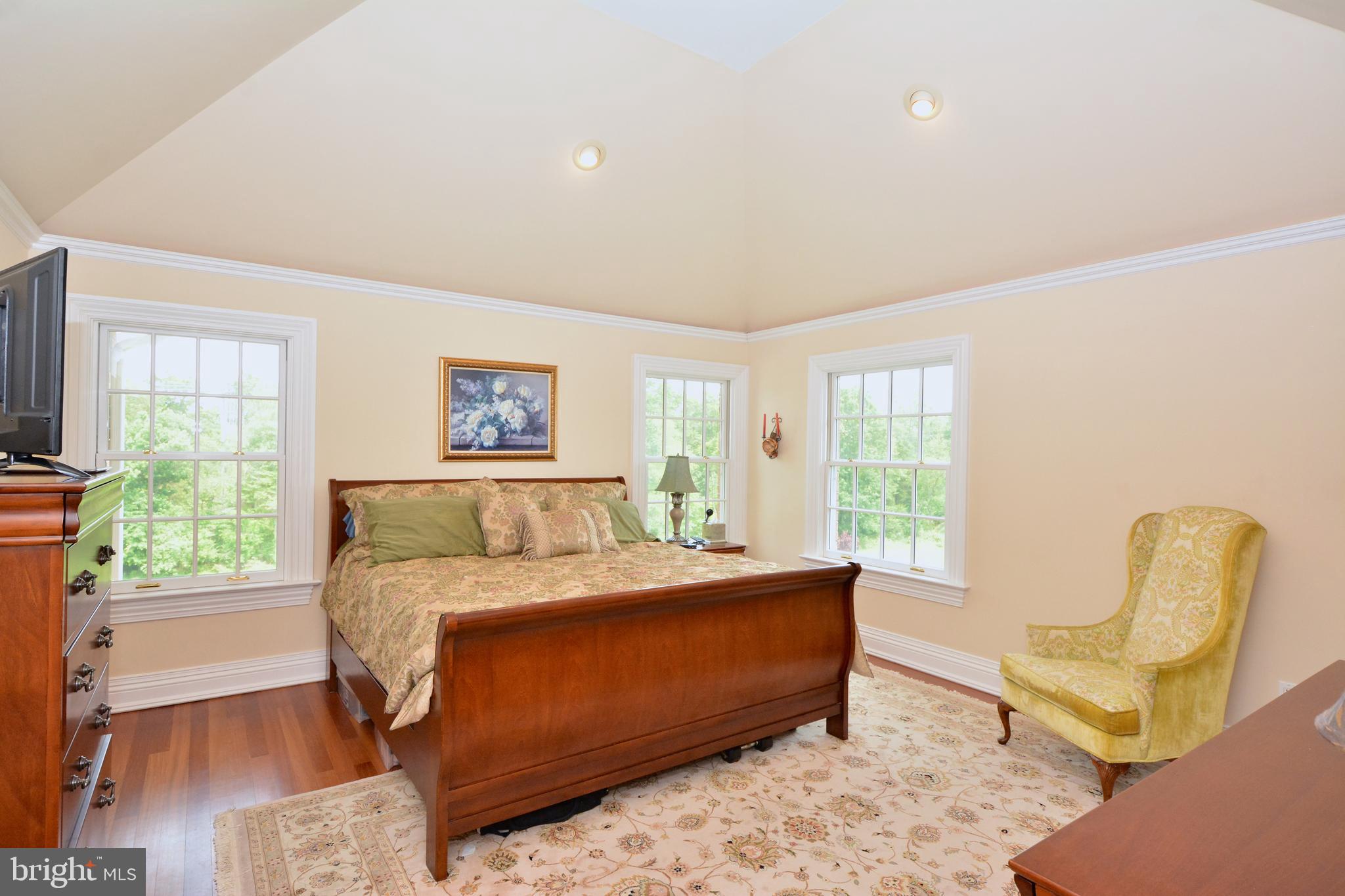 8 Silvers Court Pennington, NJ 08534 - Photo 26 of 43 Bedroom #3 with private full bathroom attached.